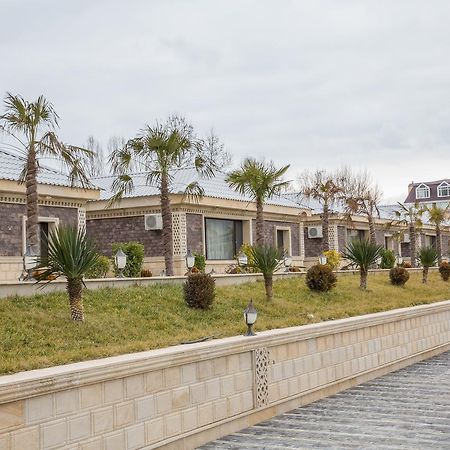 Semeni Hotel & Restaurant ミンゲチェヴィル エクステリア 写真